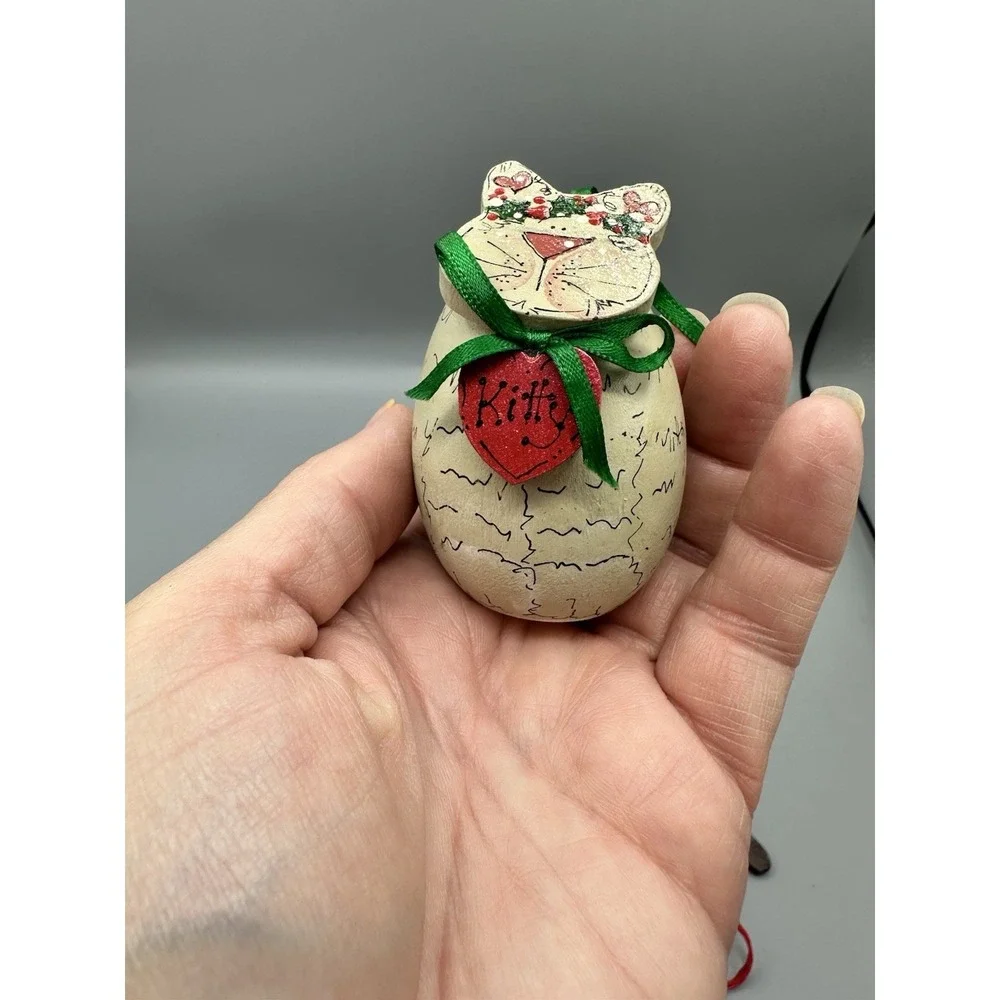 8 Lot Christmas Ornaments That Are Adorable Wood And Resin